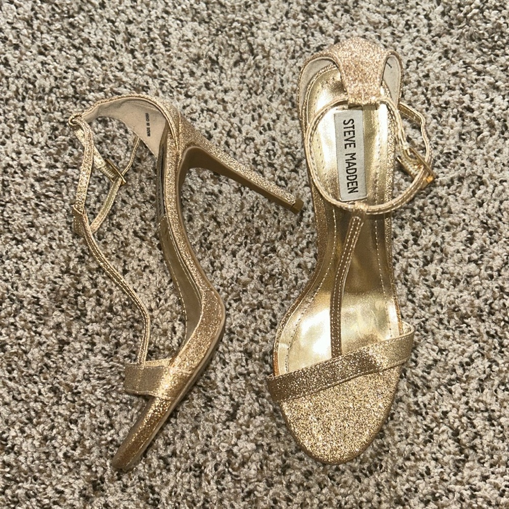 Steve Madden gold stiletto size 8, 4 inch heel